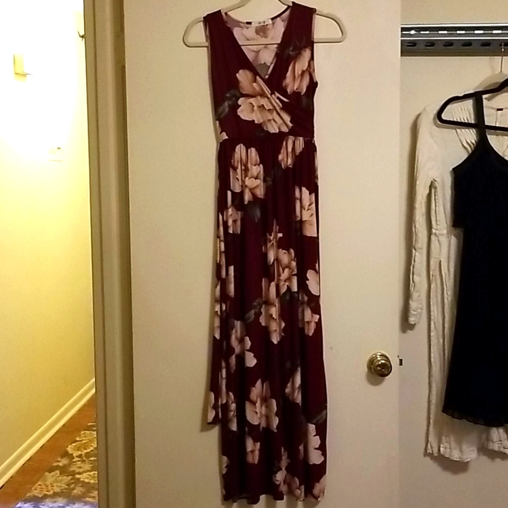 Lux & Co Burgundy Floral Print Dress